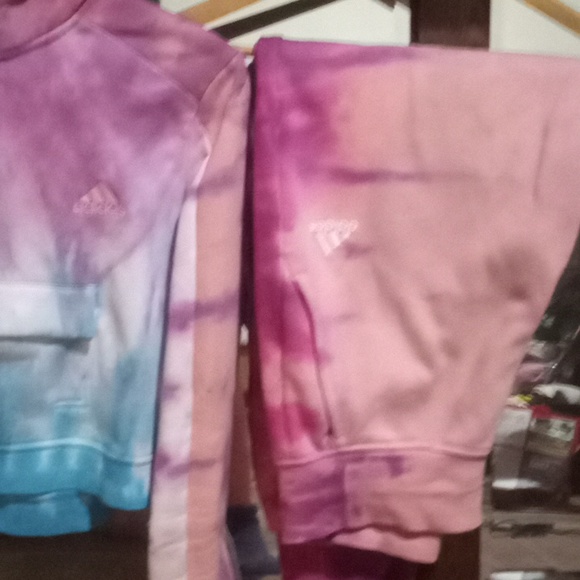 Track suit - Picture 3 of 4